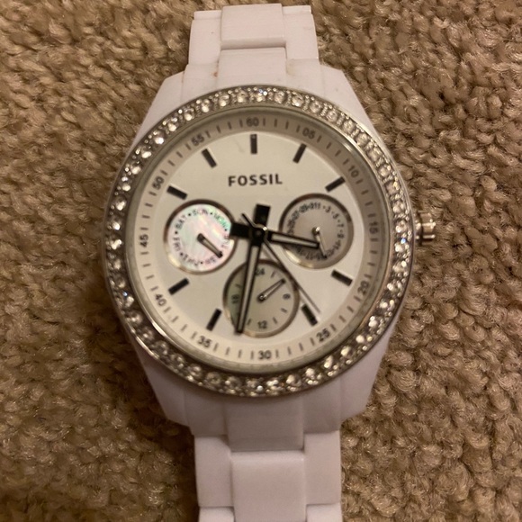 WHITE FOSSIL CRYSTAL WATCH! - Picture 2 of 4